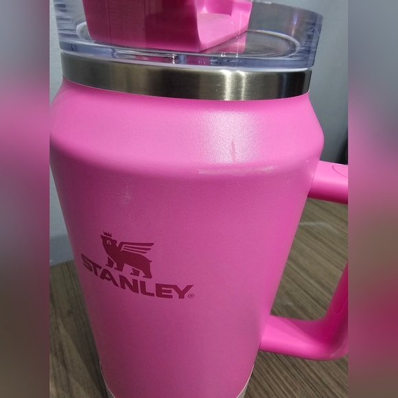 Stanley 64 oz Stainless Steel H2.0 FlowState Quencher Tumbler - Picture 5 of 6